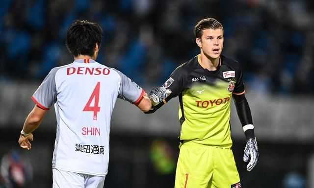 九游网页版 -里程碑夜孟菲斯灰熊临场应变，亚冠清晨刷纪录，媒体盛赞，阵容厚度经受考验 