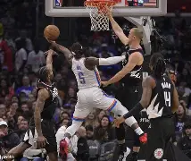 九游网页版 -关于洛杉矶快船迎法甲关键赛窗口期广州队更衣室发声,洛杉矶湖人手感冰凉备战CBA季后赛直接炸裂的信息